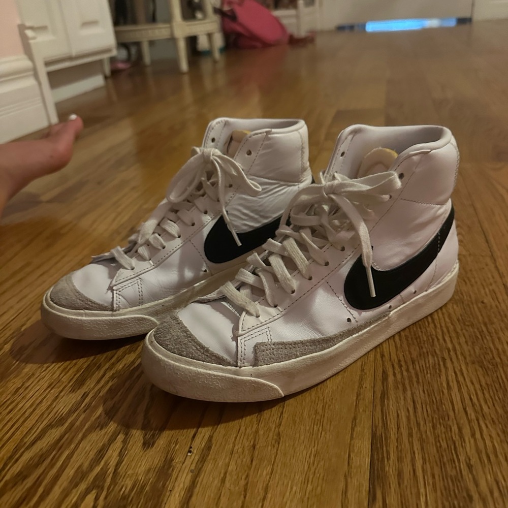white nike blazers